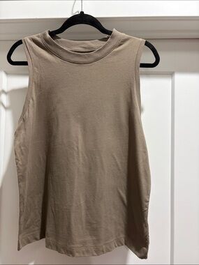 A New Day M Women's Sleeveless Crewneck Tank Top - Taupe